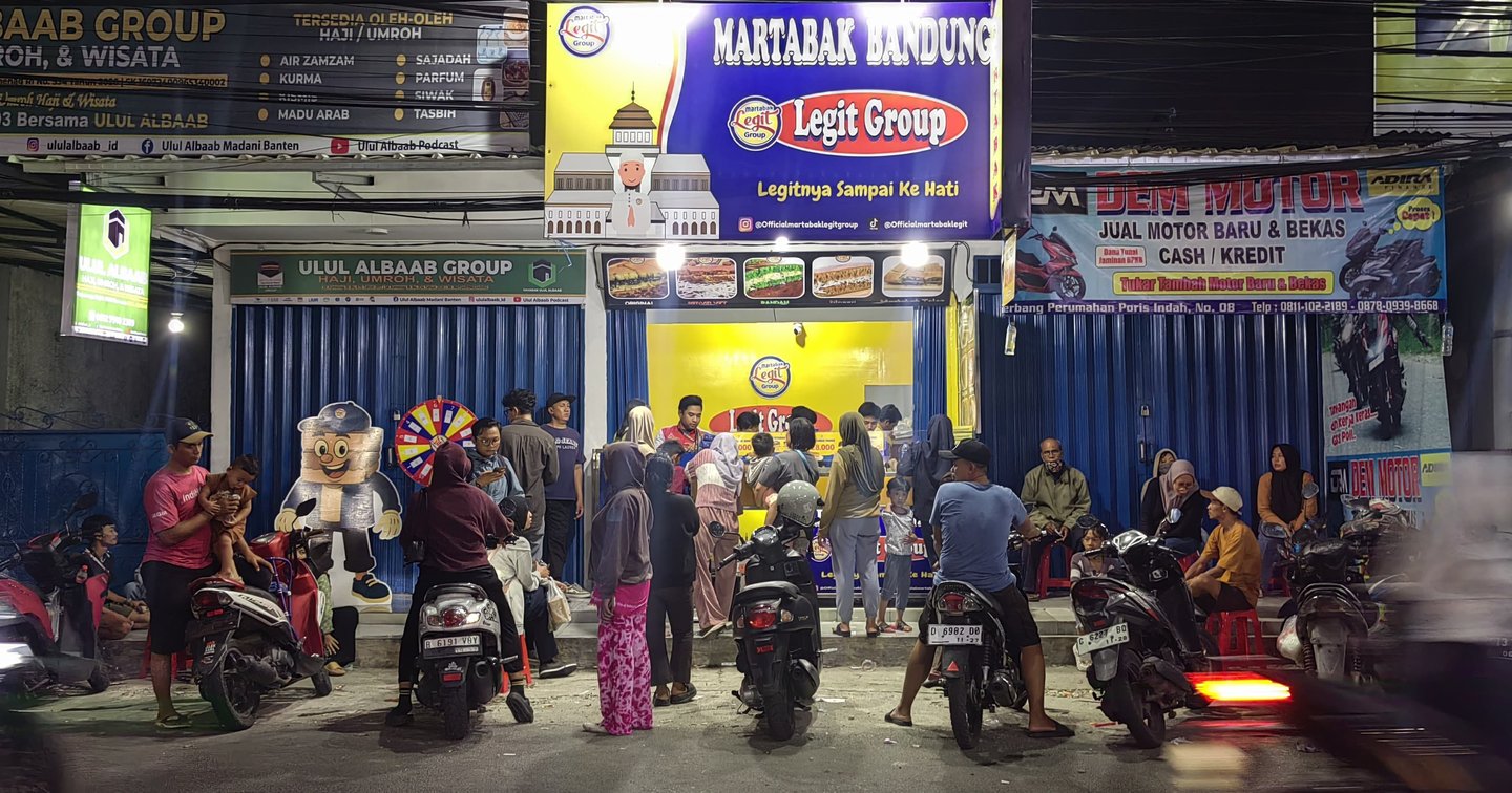 Martabak Pangeran KRJ: Rasa Legit yang Bikin Ngiler di Jantung Cilacap
